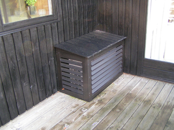 inverter_outside_box.jpg (43558 bytes)